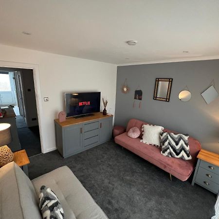 House Sleeps 8. 2Bedrooms & Sofa Beds In Sitting Room Bath Buitenkant foto