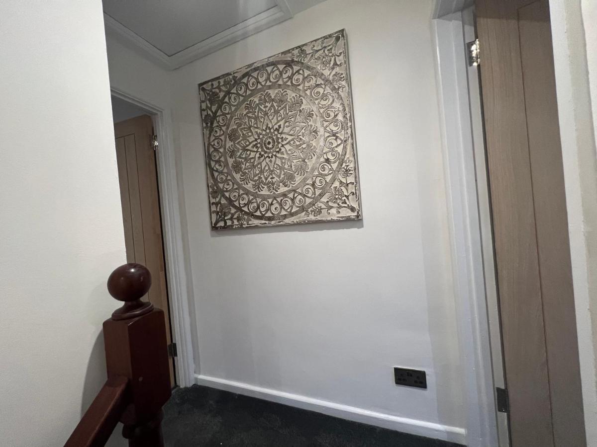 House Sleeps 8. 2Bedrooms & Sofa Beds In Sitting Room Bath Buitenkant foto