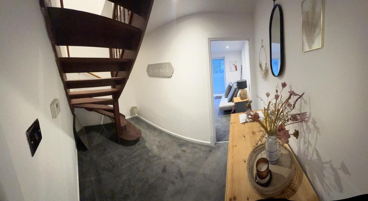 House Sleeps 8. 2Bedrooms & Sofa Beds In Sitting Room Bath Buitenkant foto