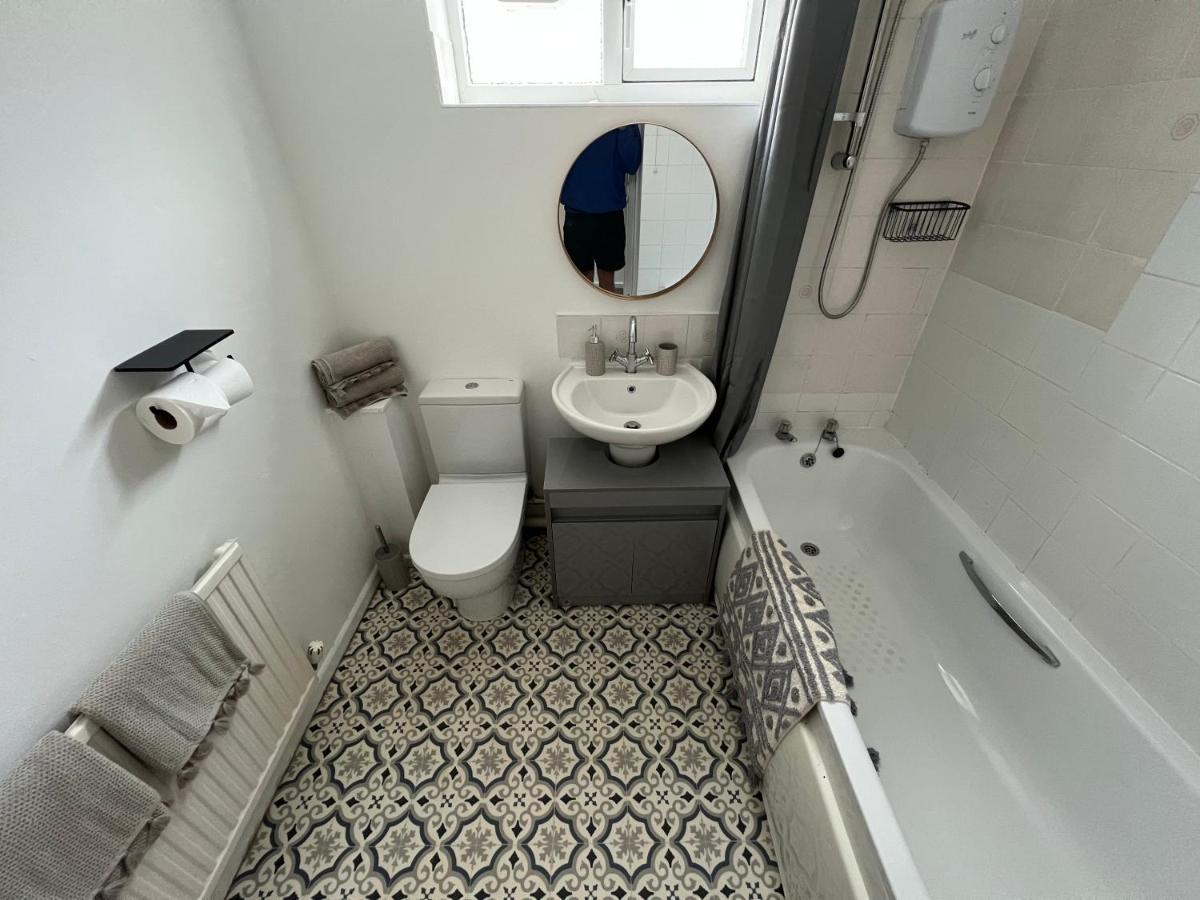 House Sleeps 8. 2Bedrooms & Sofa Beds In Sitting Room Bath Buitenkant foto