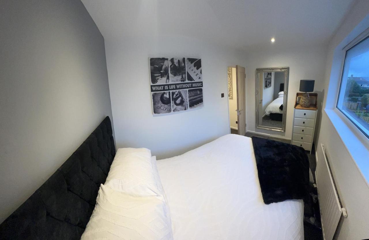 House Sleeps 8. 2Bedrooms & Sofa Beds In Sitting Room Bath Buitenkant foto